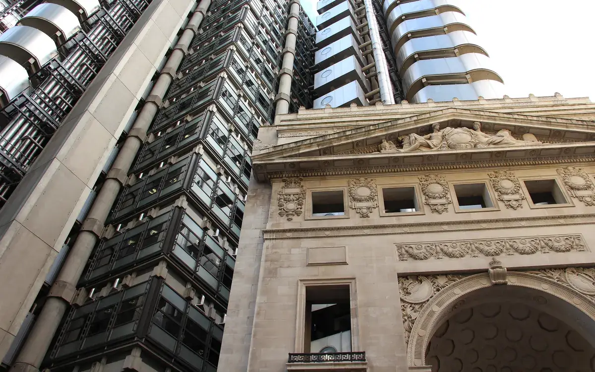 Здание Lloyd's в лондонском Сити — центр страхового рынка, стоящего за полисами AnchorWatch (иллюстративное фото)