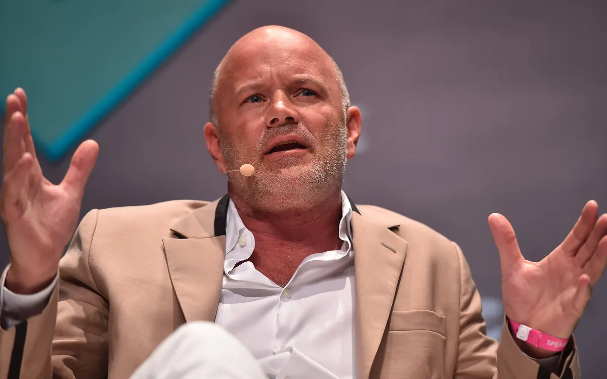 Galaxy founder and CEO Mike Novogratz speaking on stage at a conference (illustrative photo)