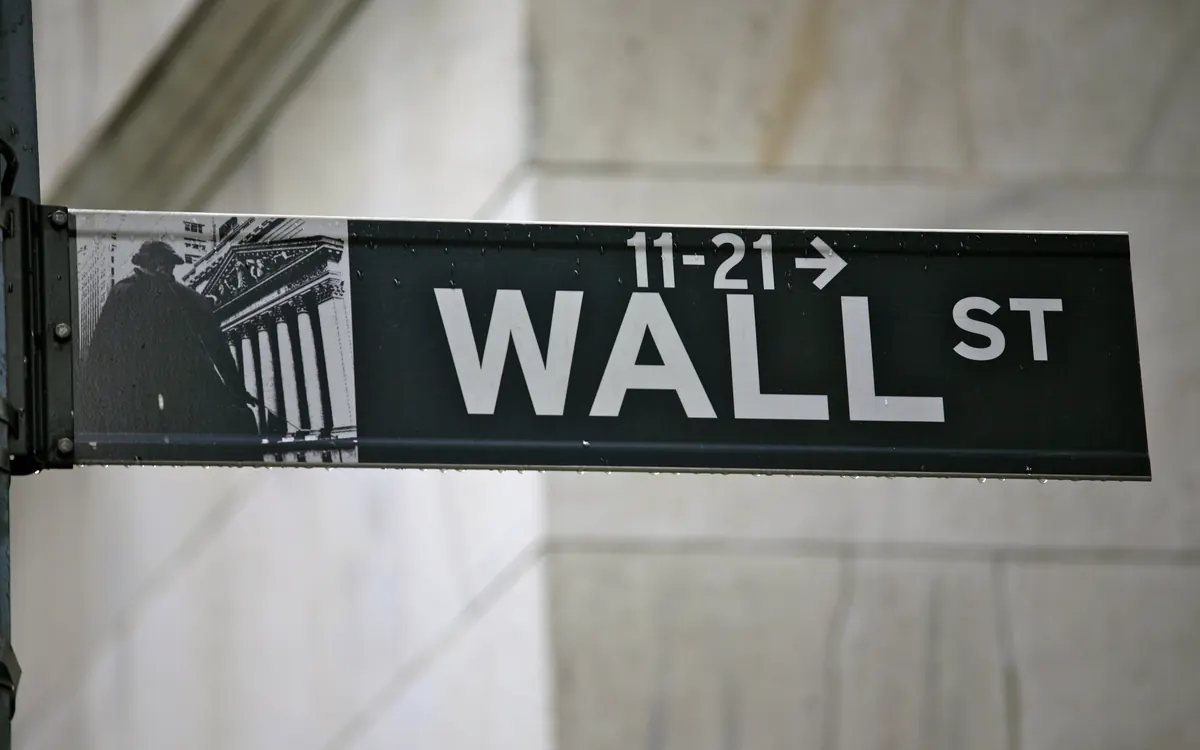 Вуличний знак Wall Street у фінансовому районі Нью-Йорка (ілюстративне фото)
