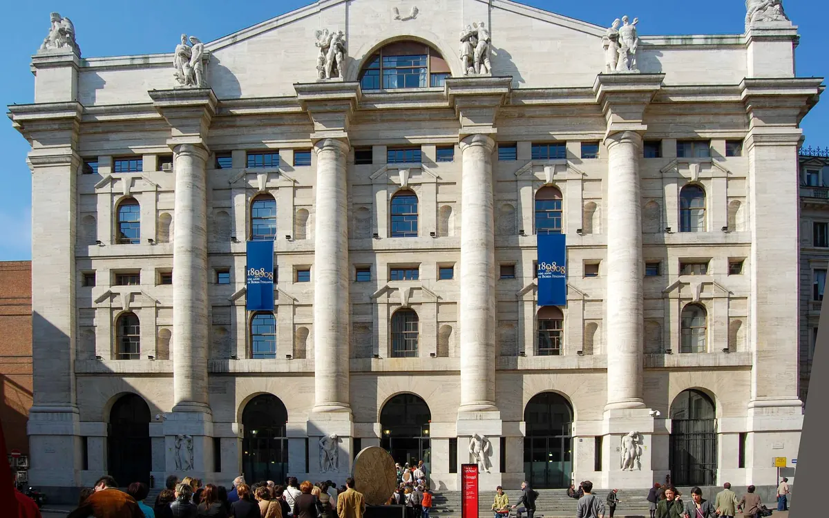 Palazzo Mezzanotte, home of the Italian stock exchange in Milan's Piazza Affari (illustrative photo)