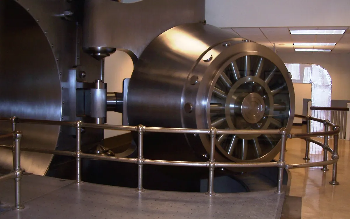 Round steel vault door at the Federal Reserve Bank of Cleveland (illustrative photo)