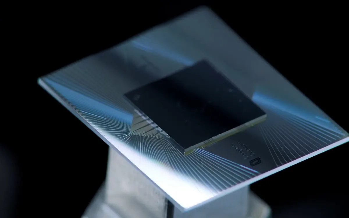 Google's Sycamore quantum processor chip (illustrative photo)