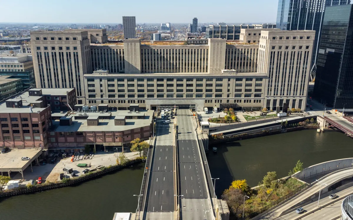 Aerial view of Chicago's Old Post Office, where Cboe Global Markets has its headquarters (illustrative photo)