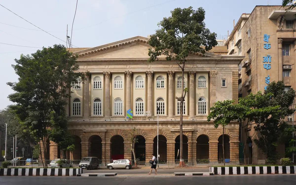 Standard Chartered Bank building (former Grindlays Bank) (illustrative photo)