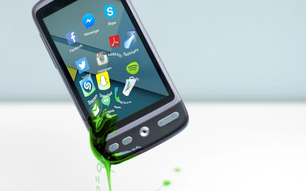 A smartphone with apps, illustrating mobile privacy (illustrative photo)